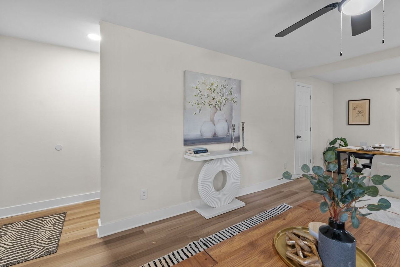 5472 Olde Towne Rd - Photo 3 of 36