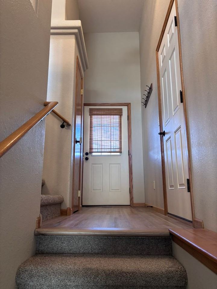 3035 New England St - Photo 4 of 22