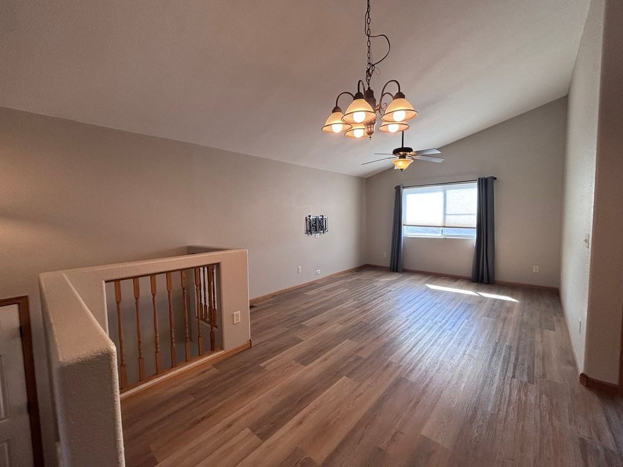 3035 New England St - Photo 5 of 22