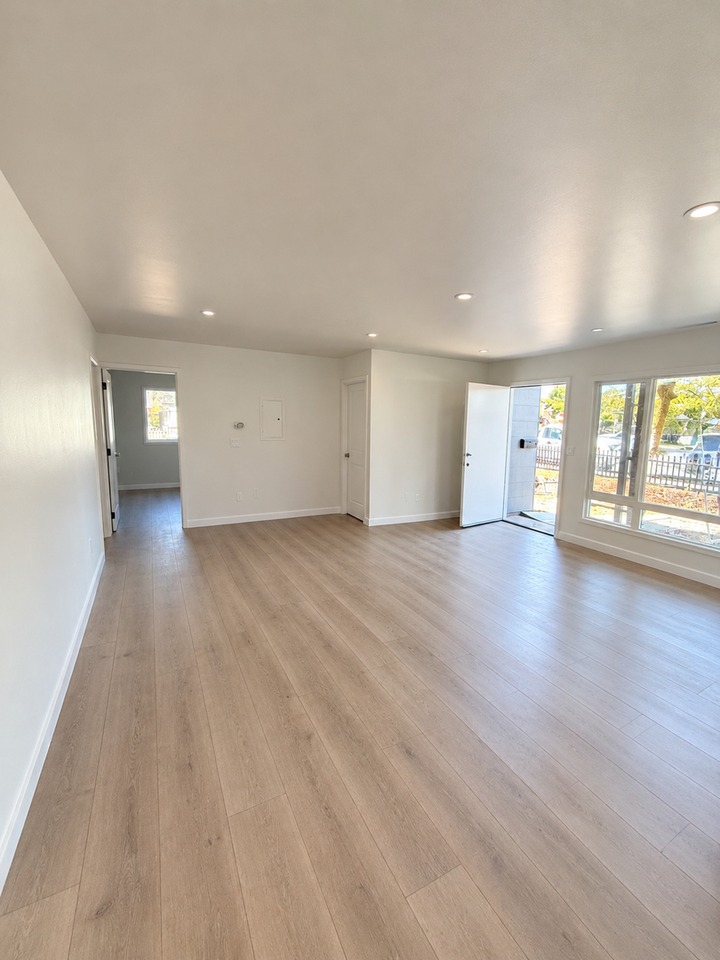 400 Patricia Ave - Photo 2 of 5