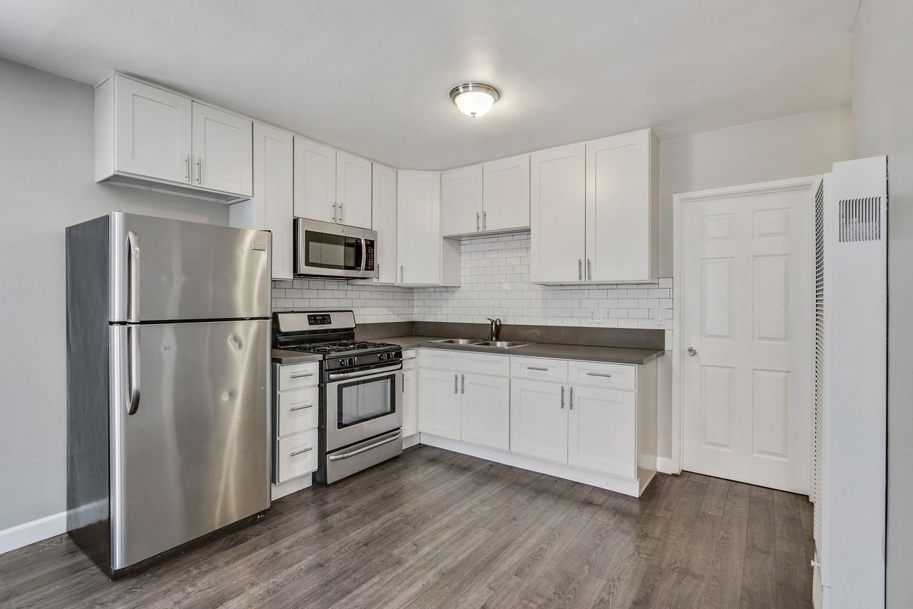 633 Echandia St - Photo 5 of 12