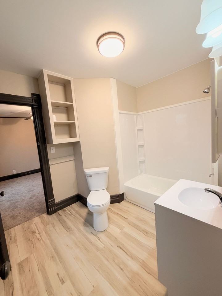 1315 W Court - Photo 7 of 13