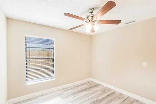 1501 Blueteal Dr - Photo 4 of 12