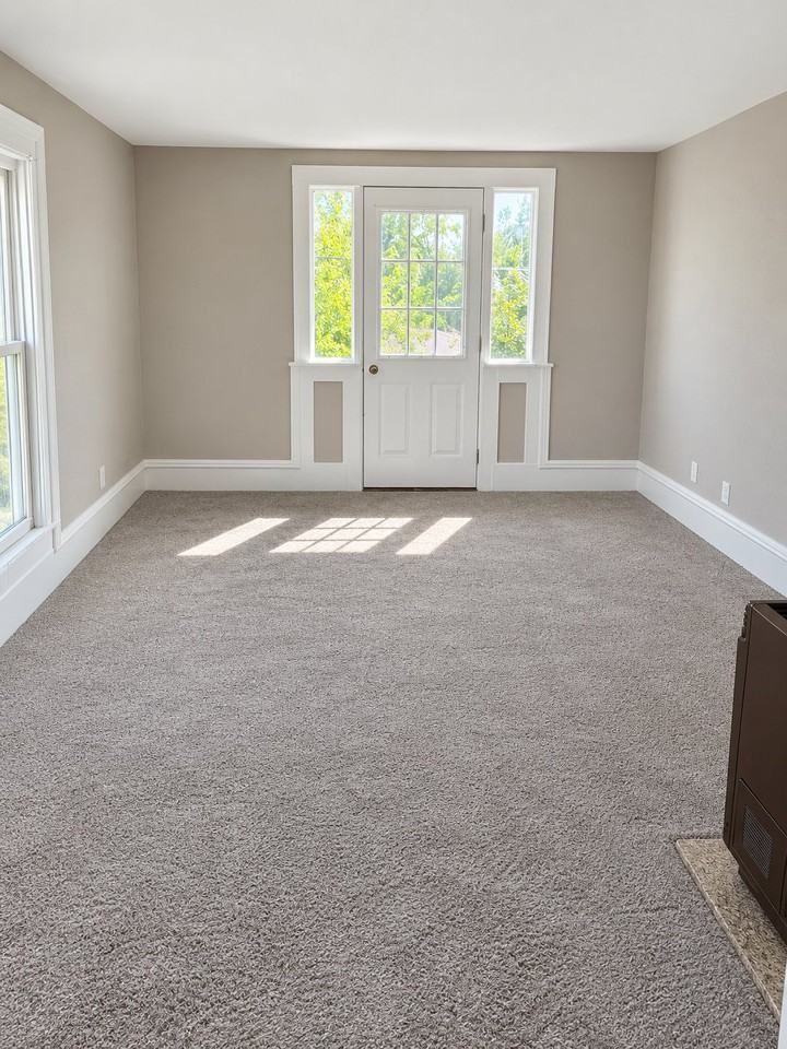 8245 Cottonwood Dr #B - Photo 2 of 11