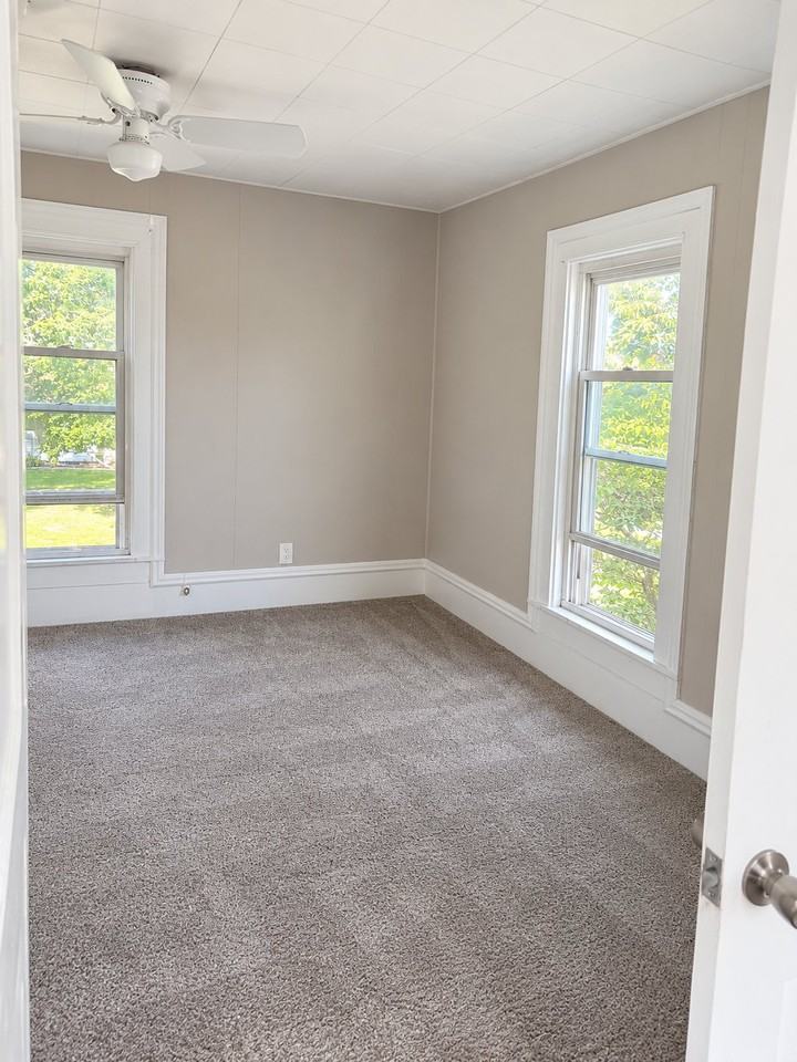 8245 Cottonwood Dr #B - Photo 4 of 11