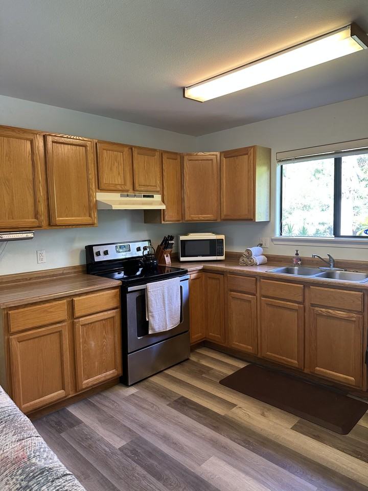 239 Keonekai Rd #B - Photo 3 of 10