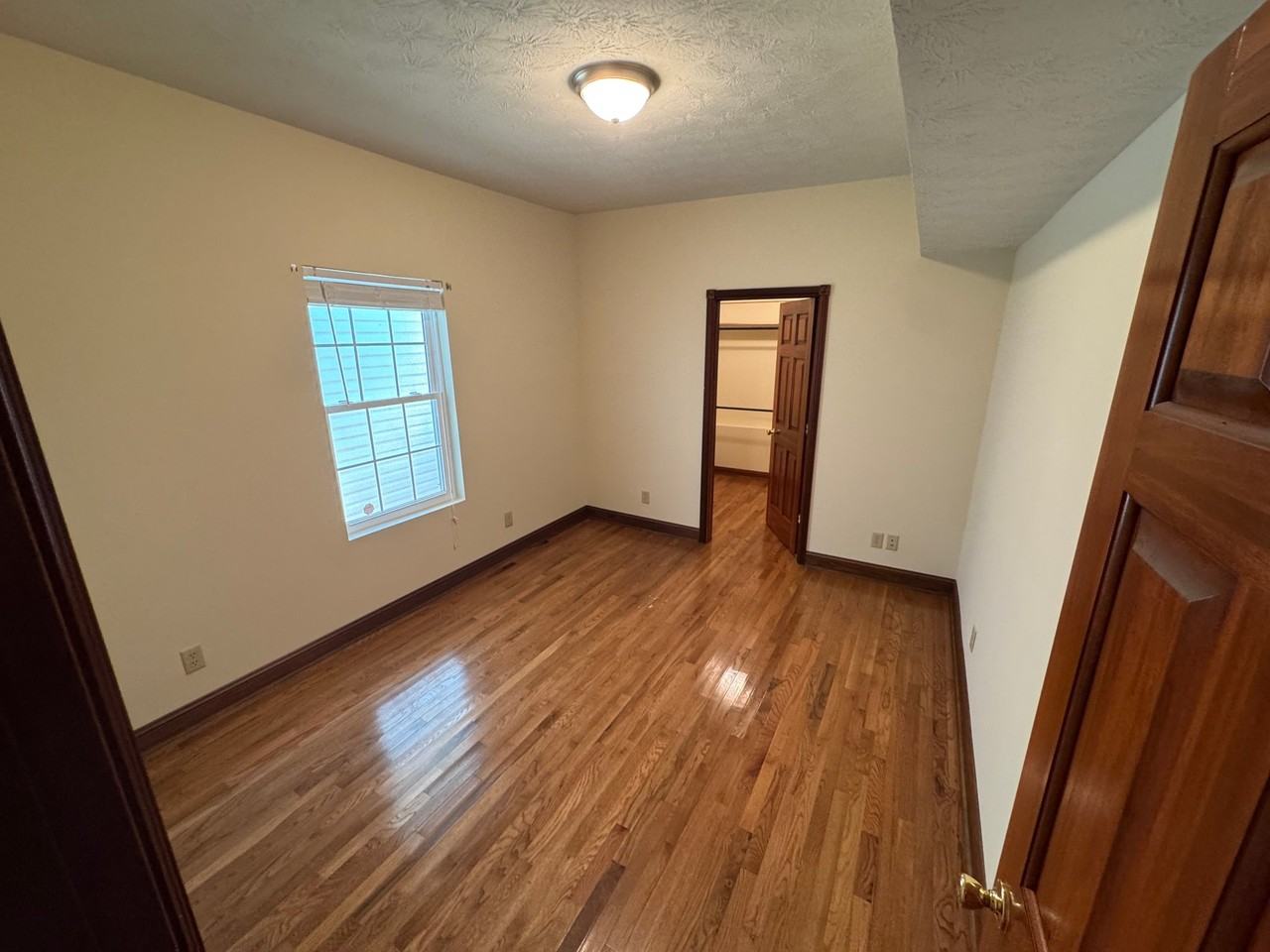 522 10th Ave W - Photo 5 of 12