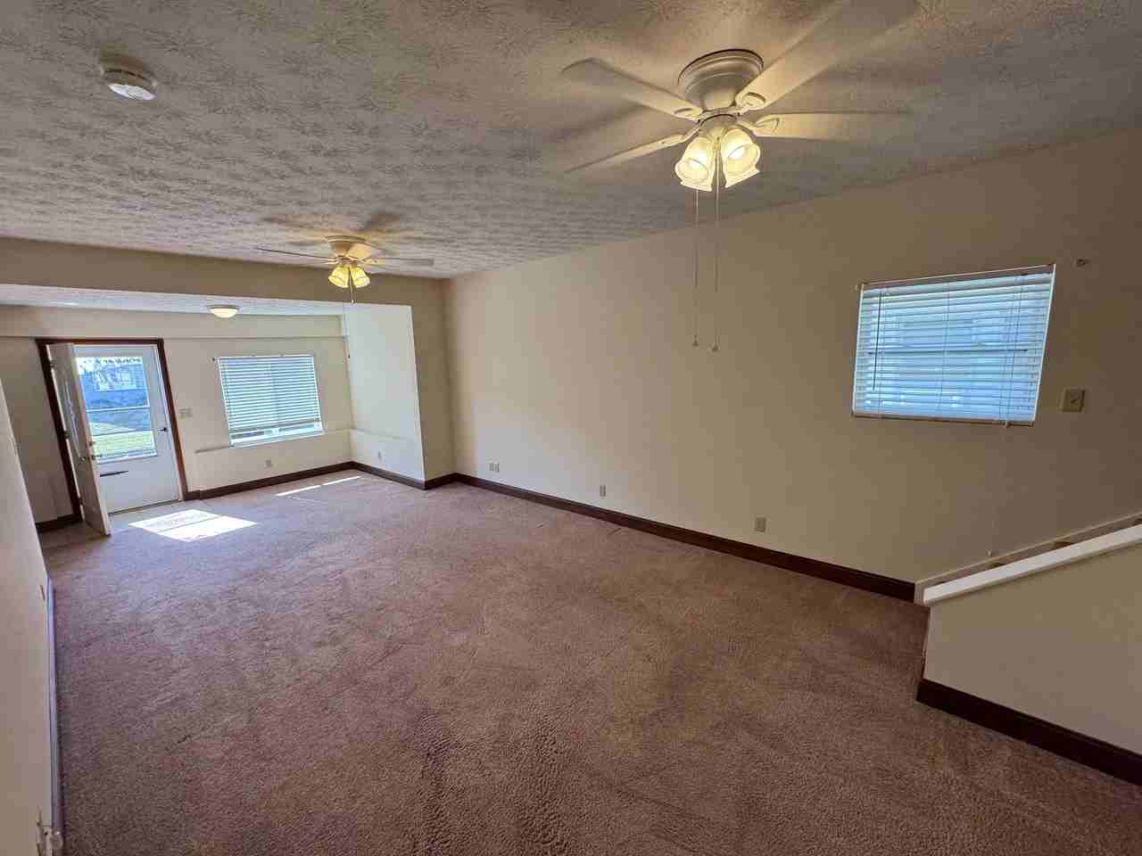 522 10th Ave W - Photo 7 of 12