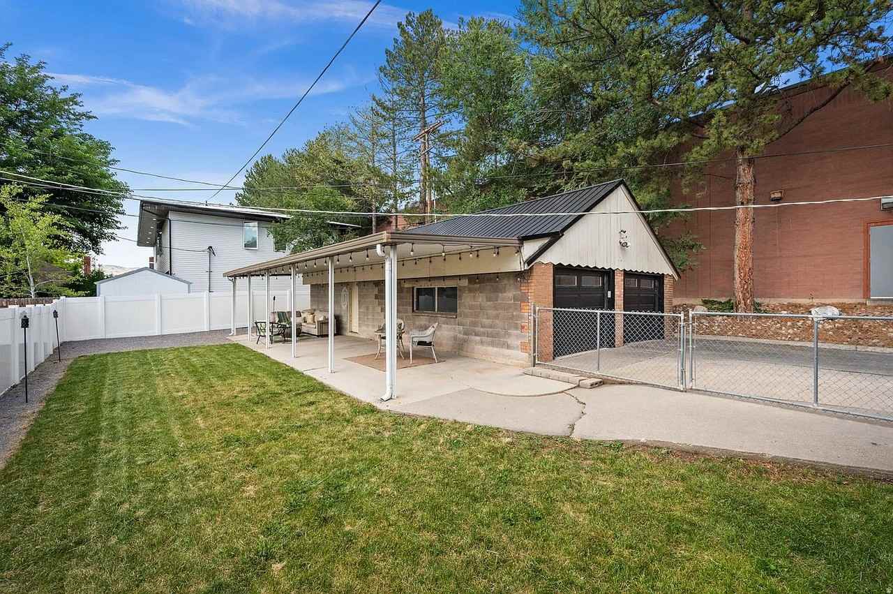 823 E St #BS - Photo 3 of 17