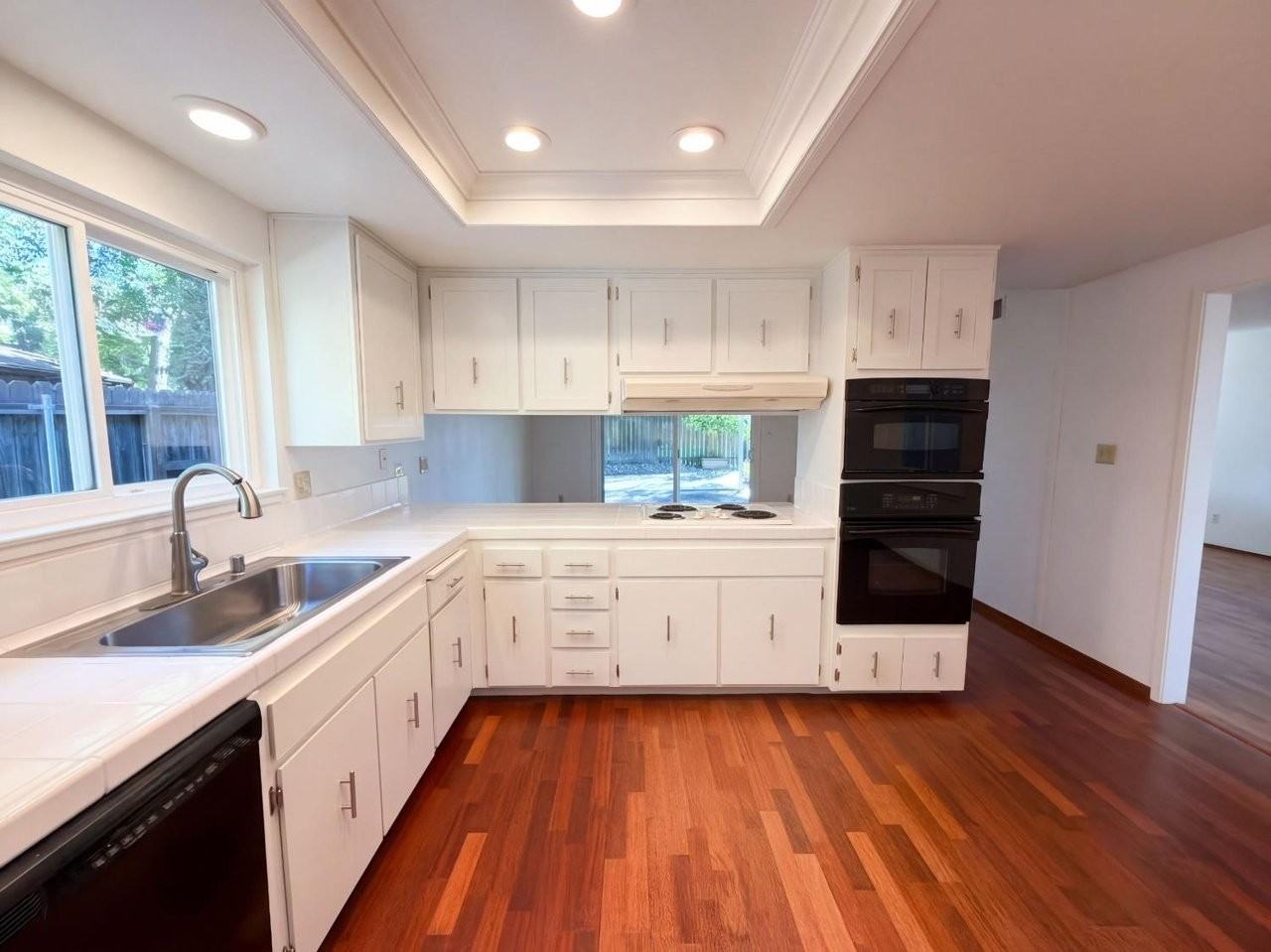 6800 Havenhurst Dr - Photo 5 of 17
