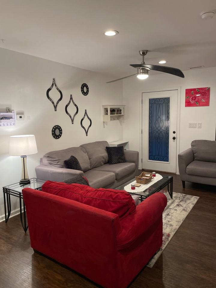 35 Lincoln Ave W - Photo 2 of 20