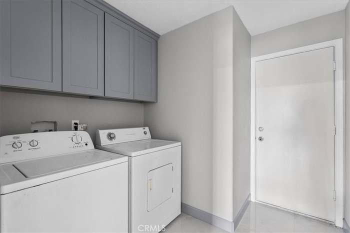 17573 Hudson Dr - Photo 3 of 19