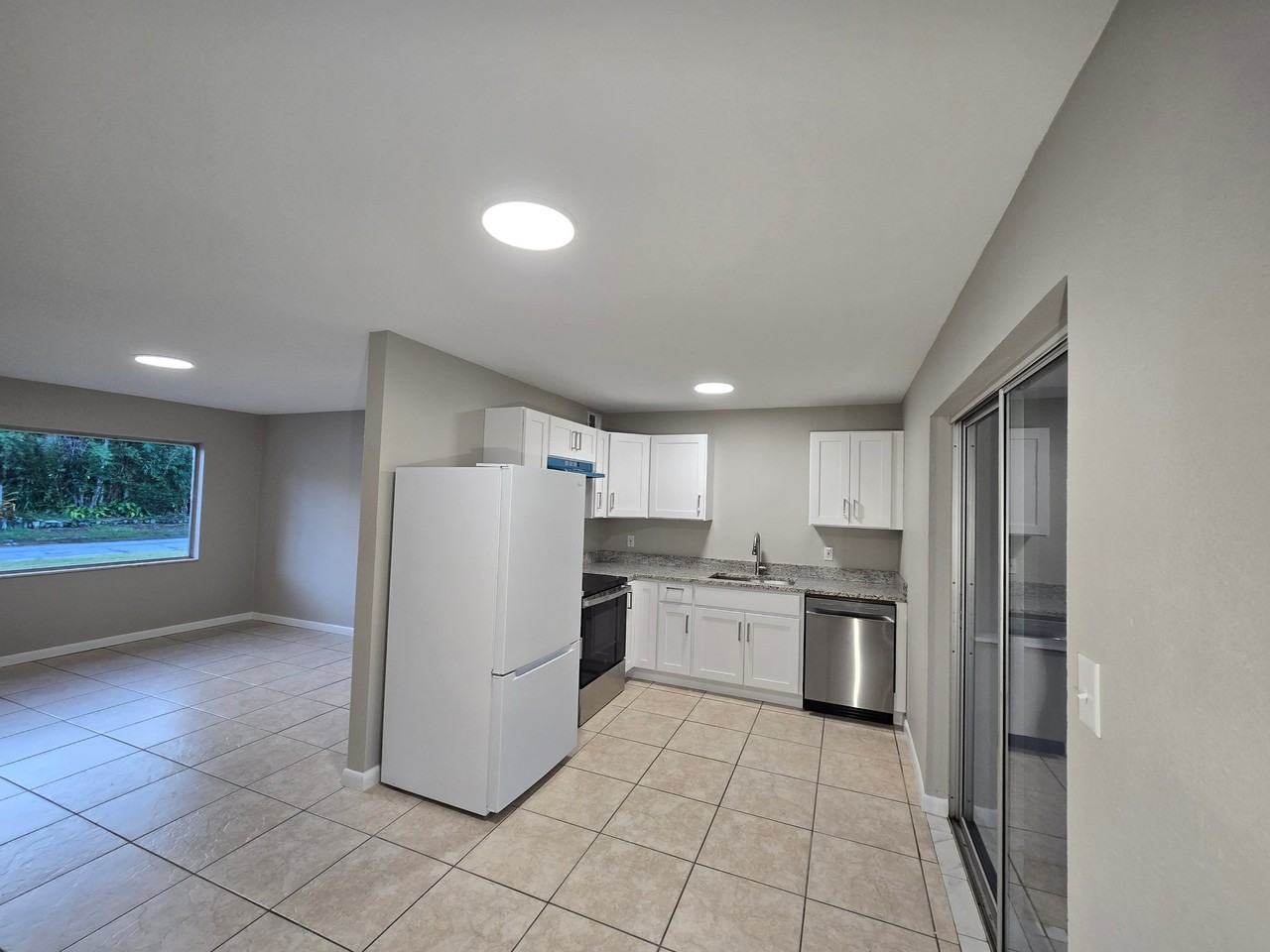 1857 Glenwood Dr - Photo 5 of 19
