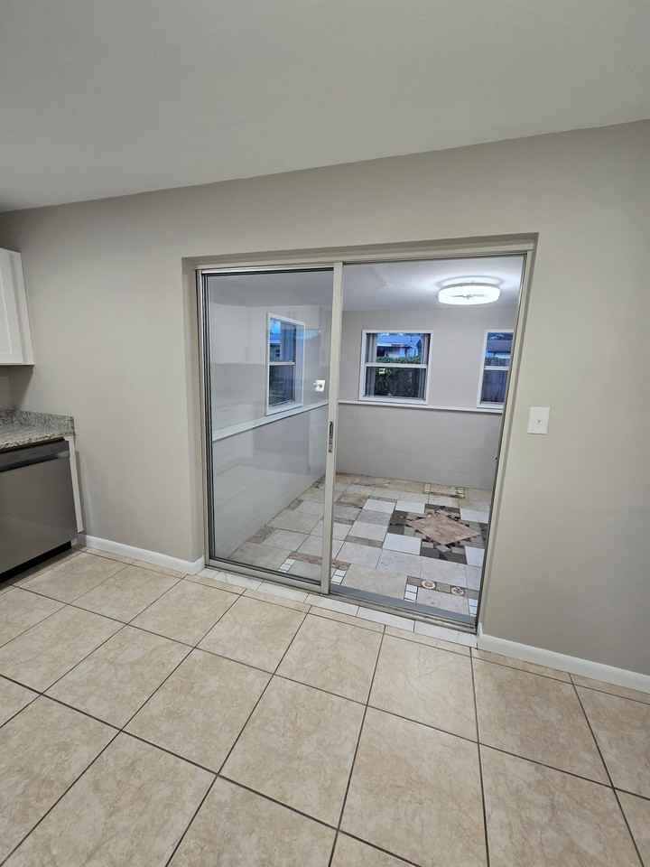 1857 Glenwood Dr - Photo 6 of 19