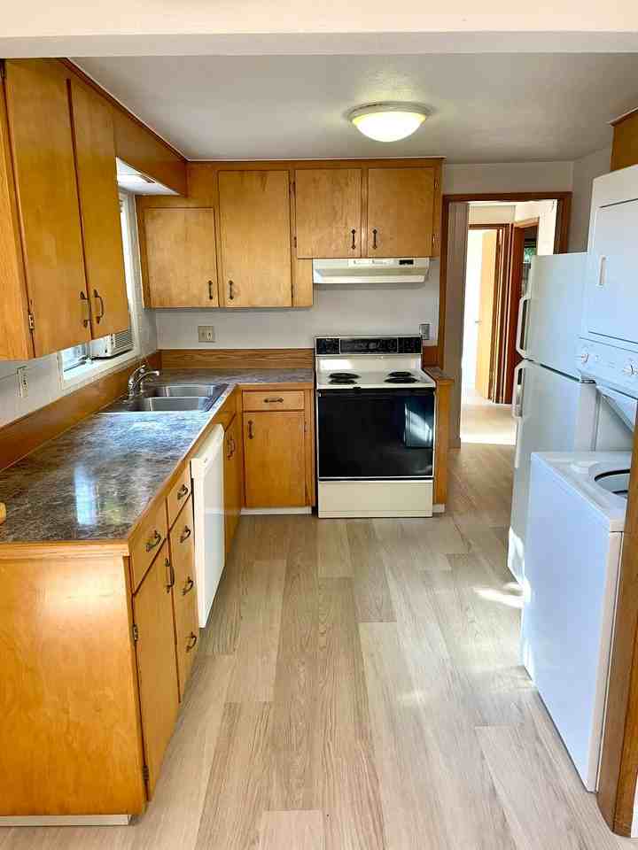 11049 Se 42nd Ave #1 - Photo 3 of 11