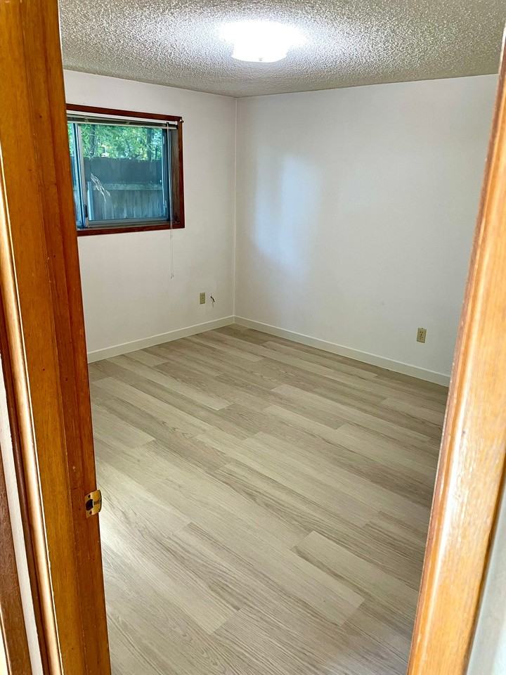 11049 Se 42nd Ave #1 - Photo 6 of 11