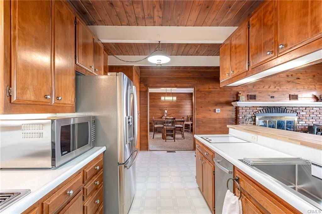 1405 Sequoia Dr - Photo 3 of 20