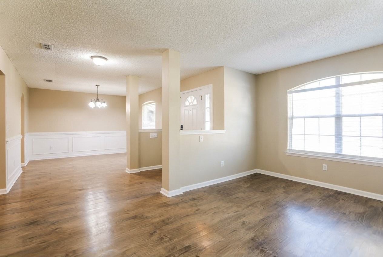 10926 Natalie Dr - Photo 3 of 12