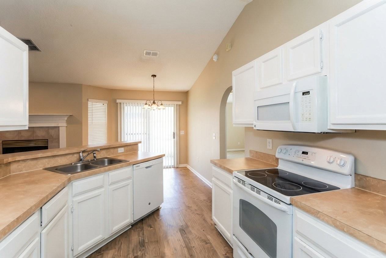 10926 Natalie Dr - Photo 7 of 12
