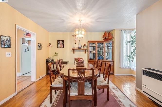 663 25th St - Photo 3 of 20