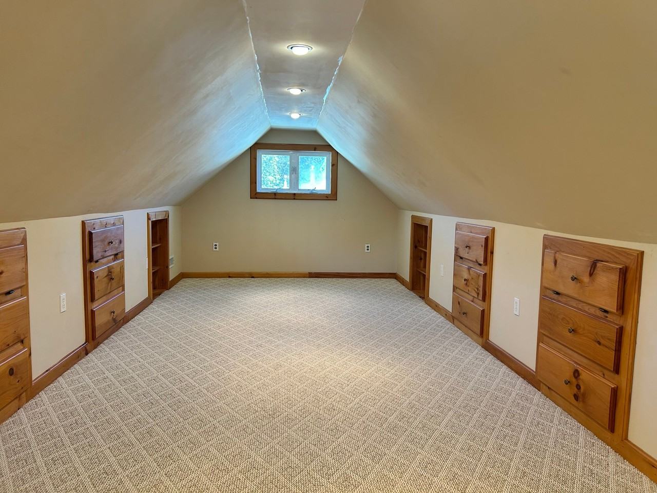369 Lynnfield St #1 - Photo 3 of 3