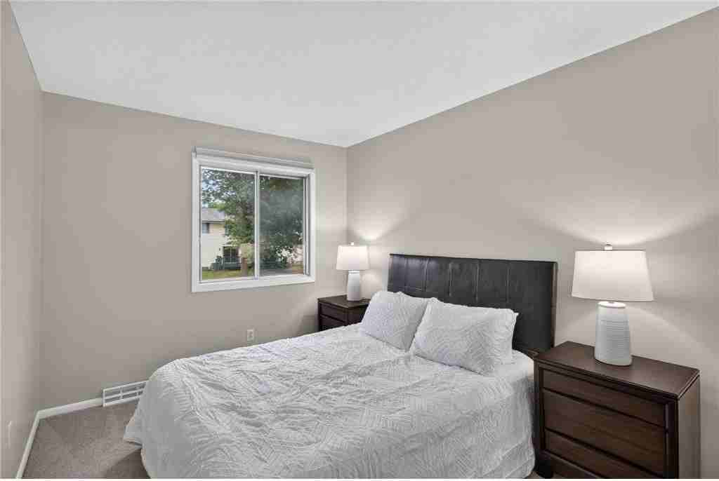 456 Dorland Ct S - Photo 6 of 16
