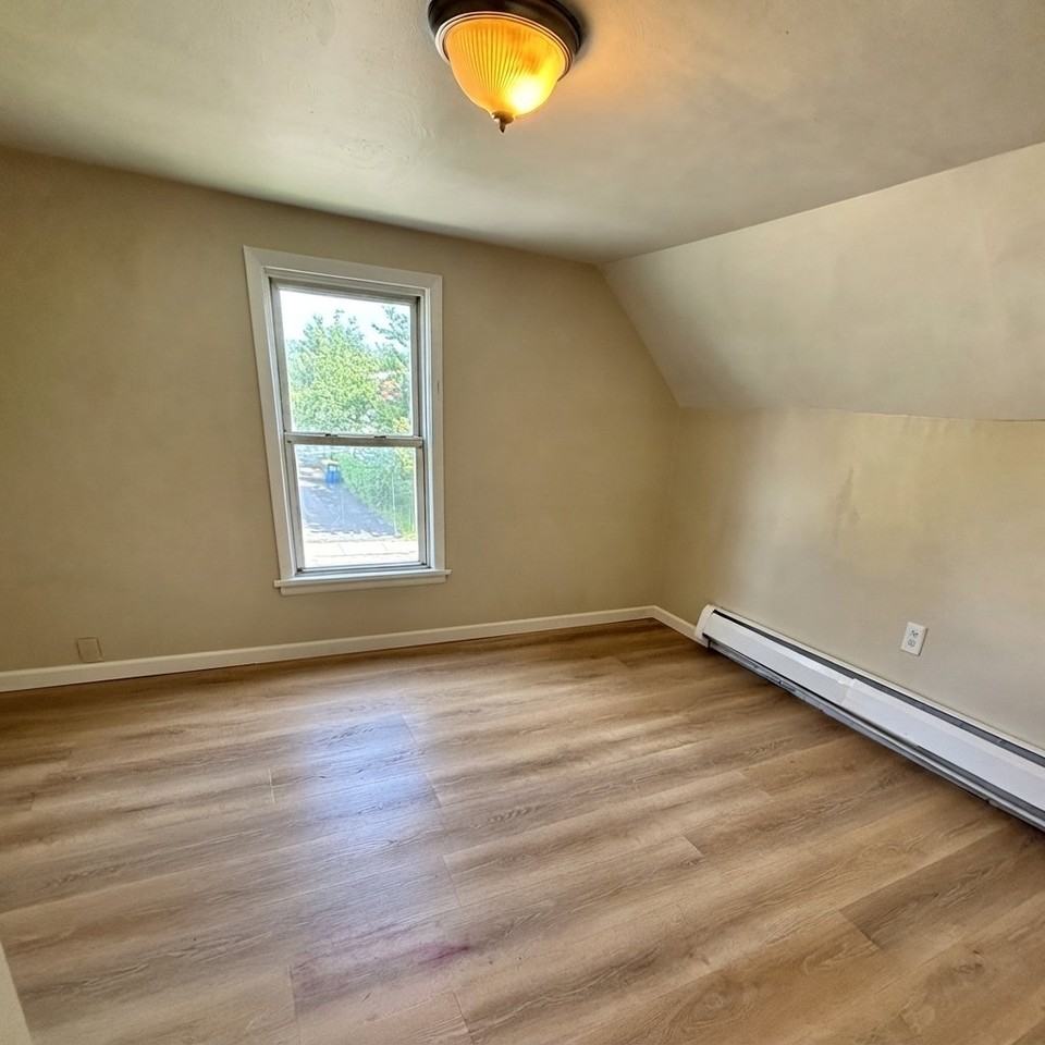 1429 Titus Ave - Photo 7 of 17