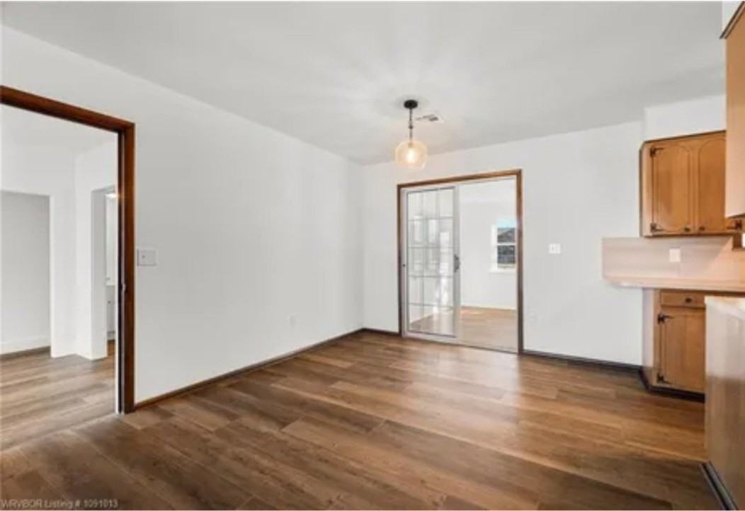 617 N Harriet St - Photo 2 of 10