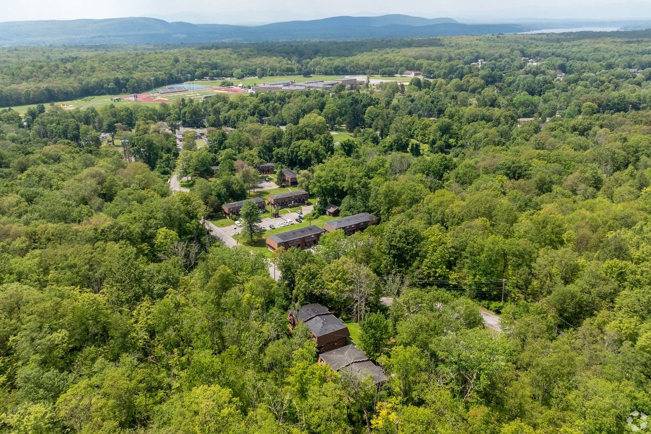 29 Partridge Hill Rd #12 - Photo 5 of 11
