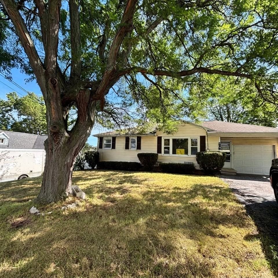 236 Clark Ave - Photo 3 of 9