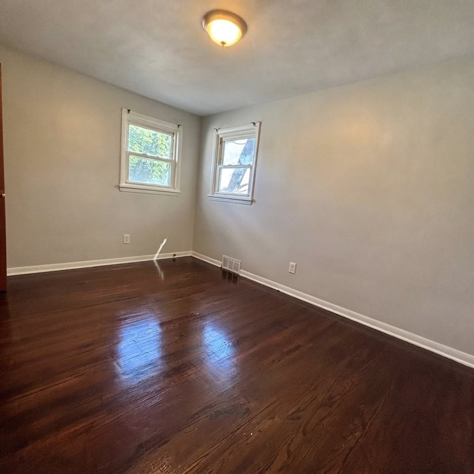 236 Clark Ave - Photo 6 of 9