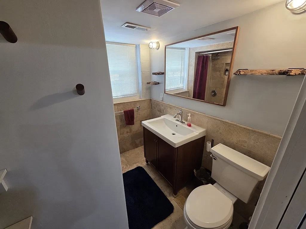 949 Ormewood Ter Se #B - Photo 7 of 19