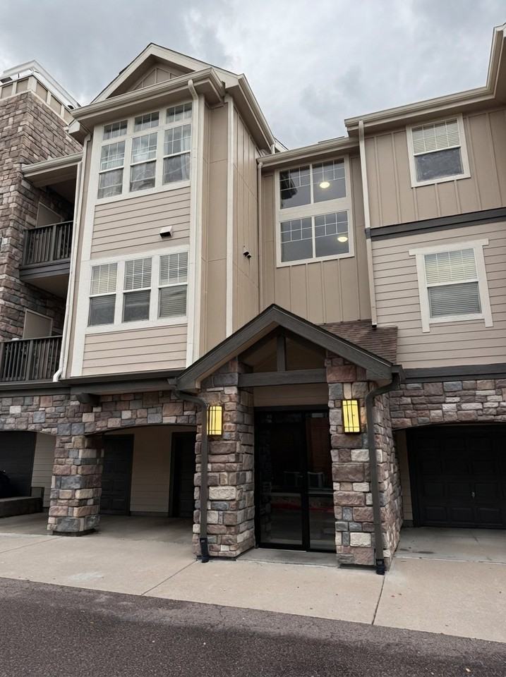 8489 Canyon Rim Cir #309 - Photo 2 of 11
