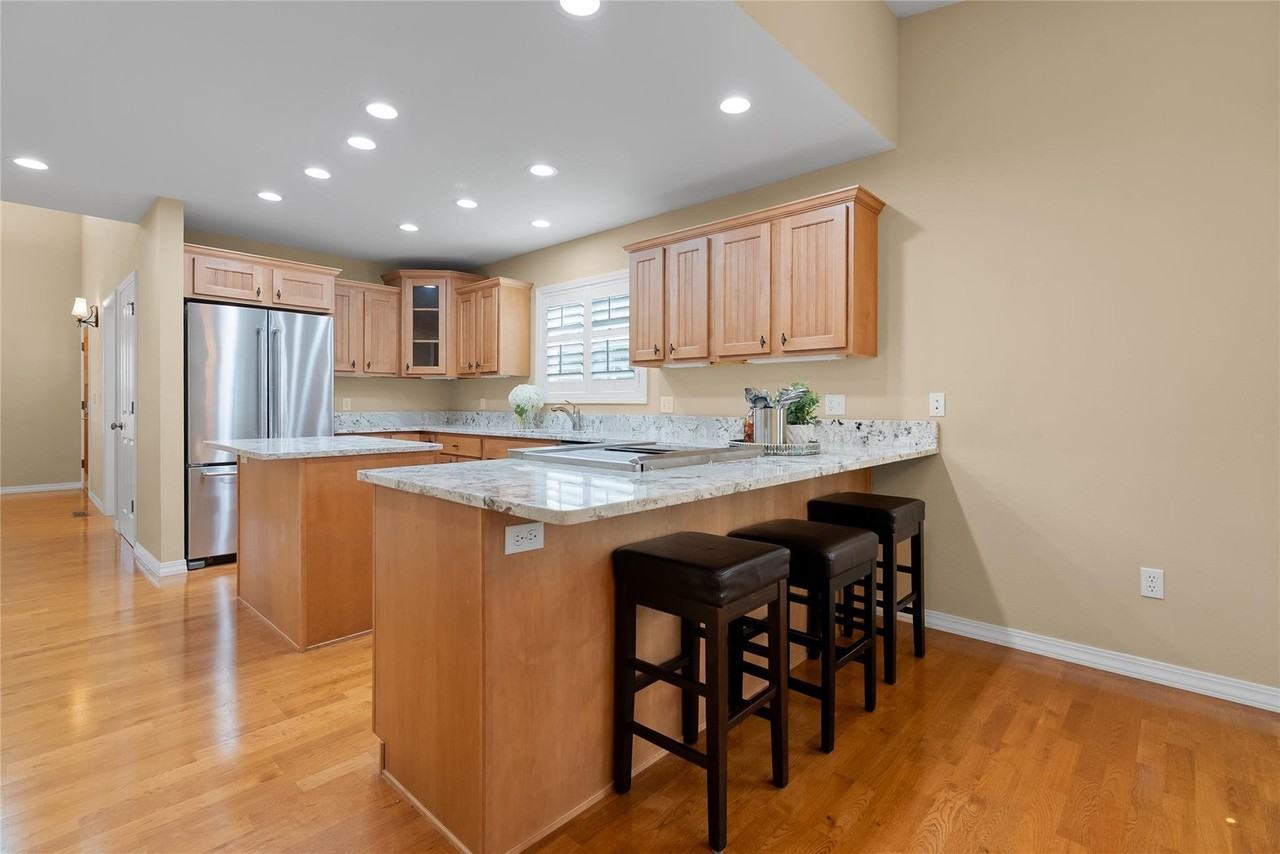 606 Geddes Ave - Photo 6 of 20
