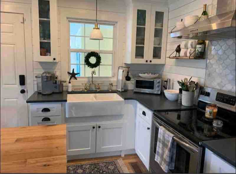 612 N Burrington Ave - Photo 4 of 28