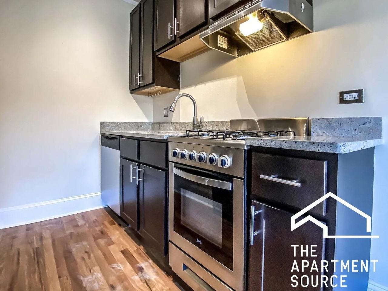 4737 S Hermitage Ave #304 - Photo 5 of 8