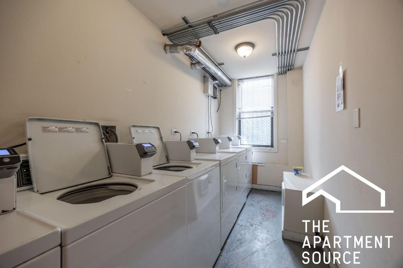 4737 S Hermitage Ave #304 - Photo 7 of 8
