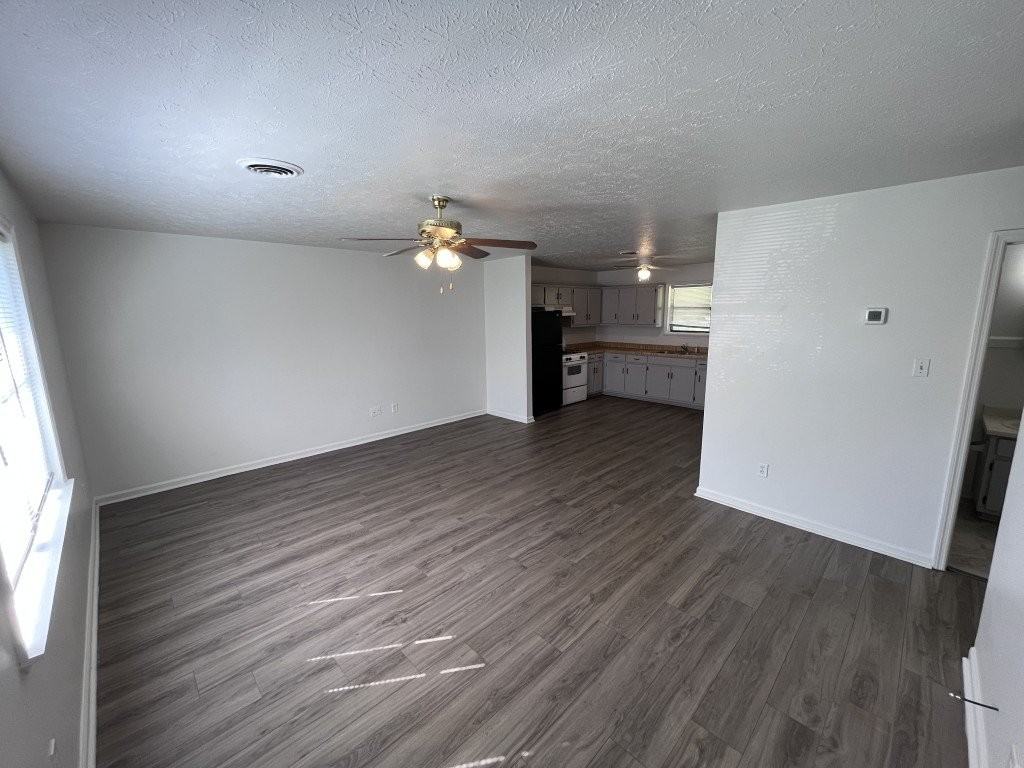 106A Jay Ln - Photo 2 of 12