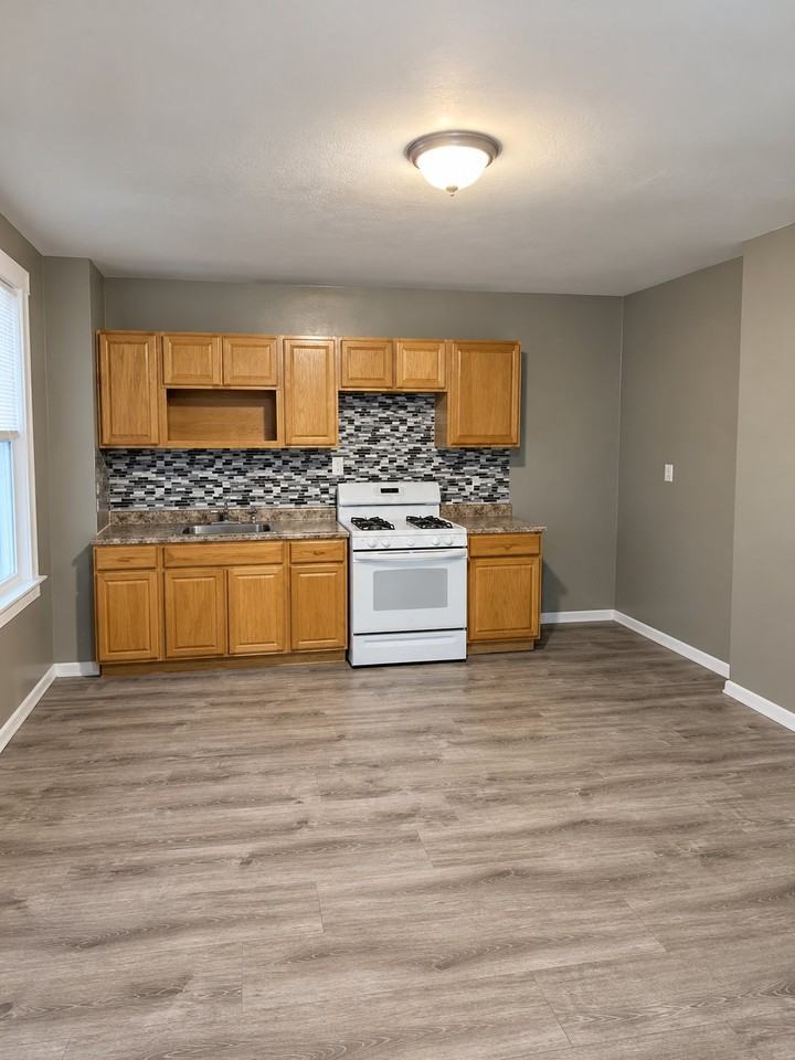 68 Wayne Ave #68-2