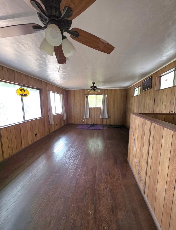 1543 Peach St - Photo 3 of 14