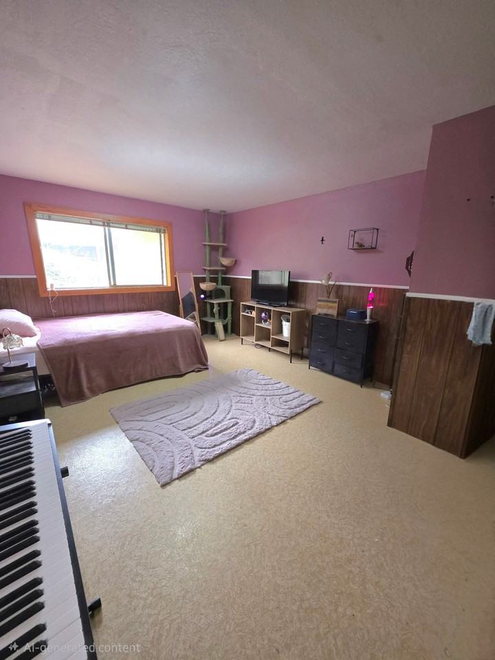 1543 Peach St - Photo 4 of 14