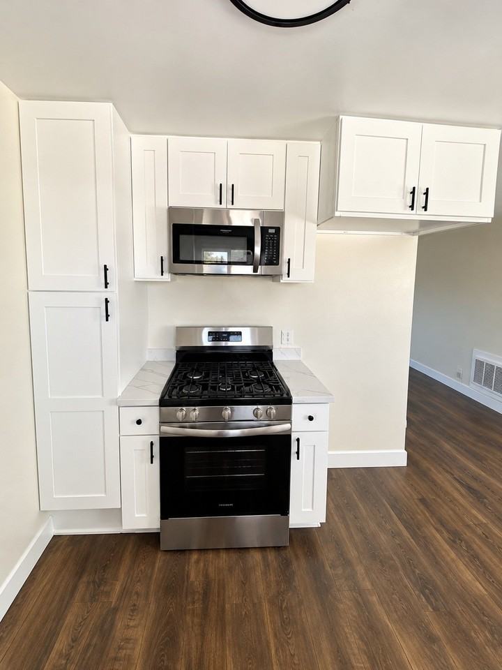 11153 Duncan Ave #11153 - Photo 7 of 16