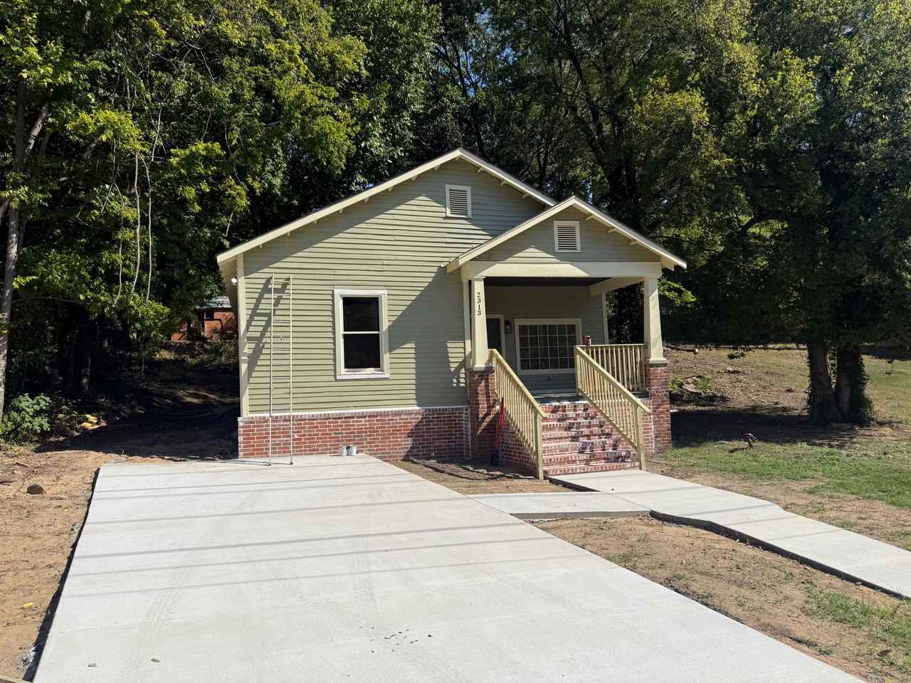 2313 Center St - Photo 2 of 15