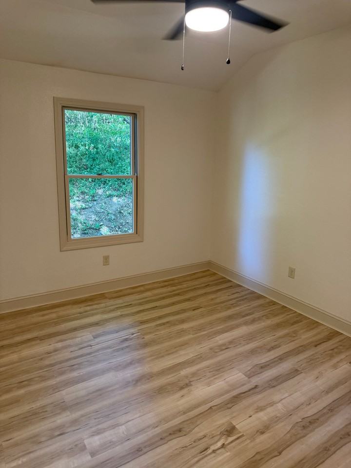 2313 Center St - Photo 7 of 15
