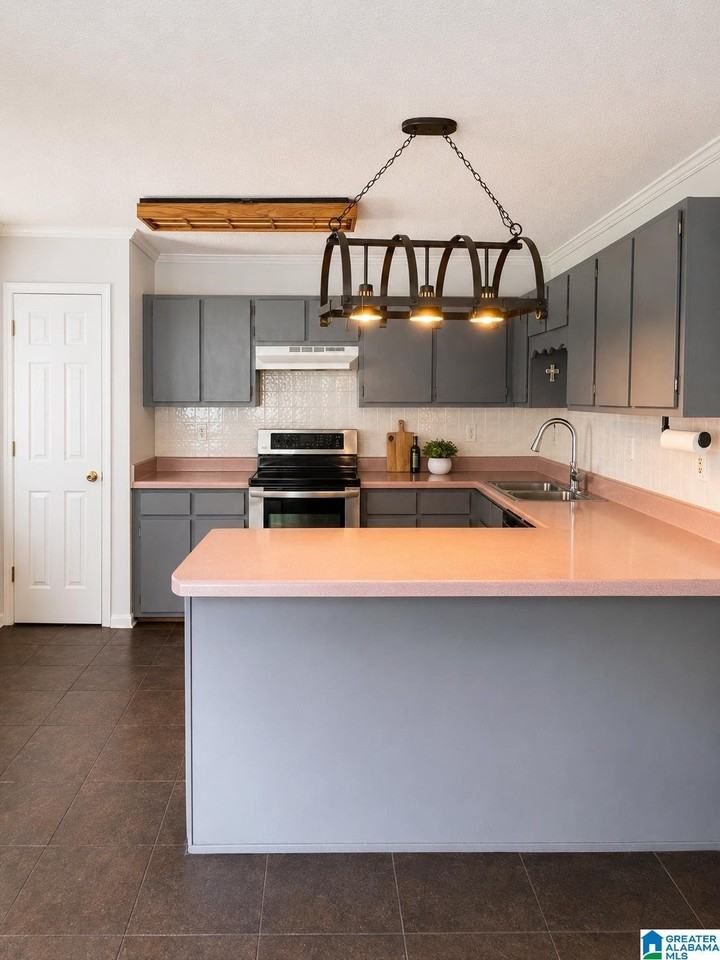 1480 7th Ave - Photo 4 of 6