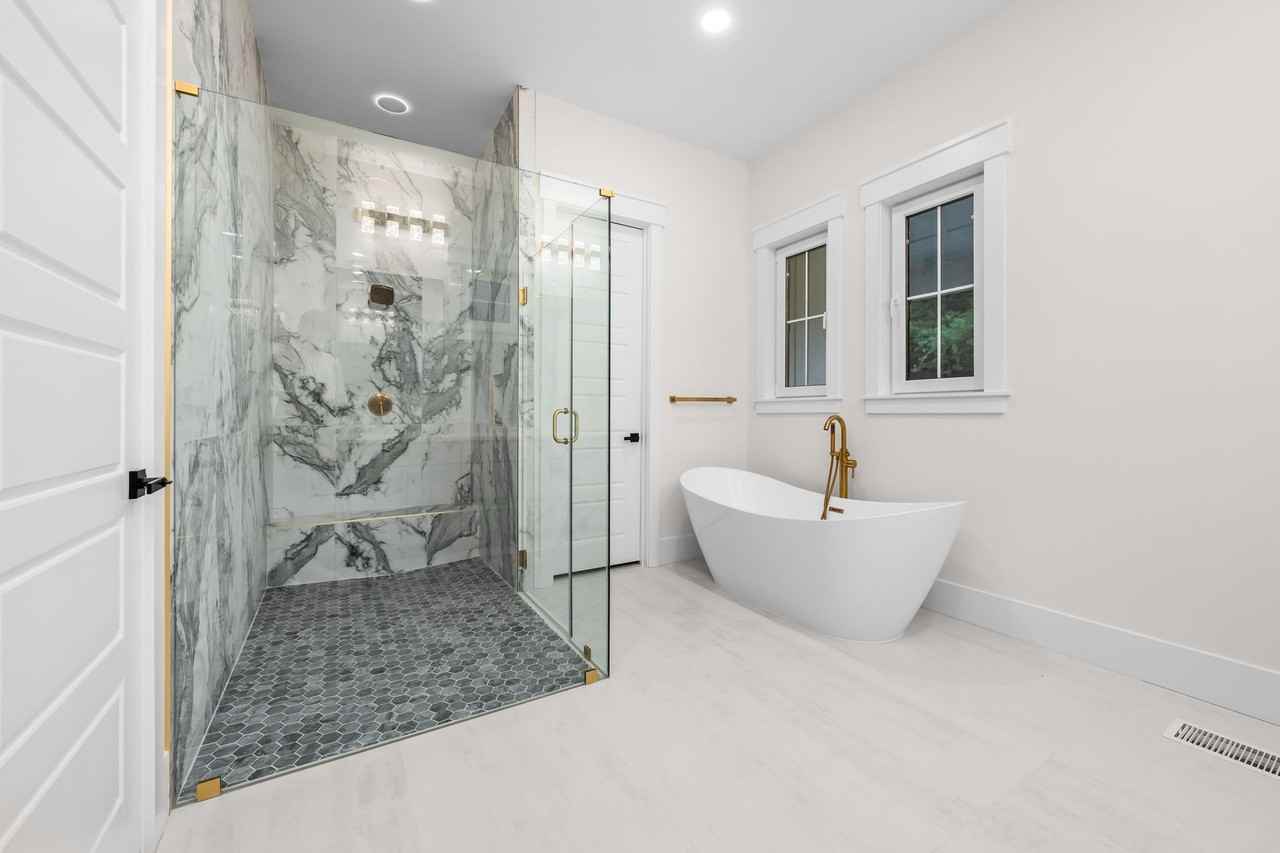 8941 Blair Rd - Photo 6 of 11