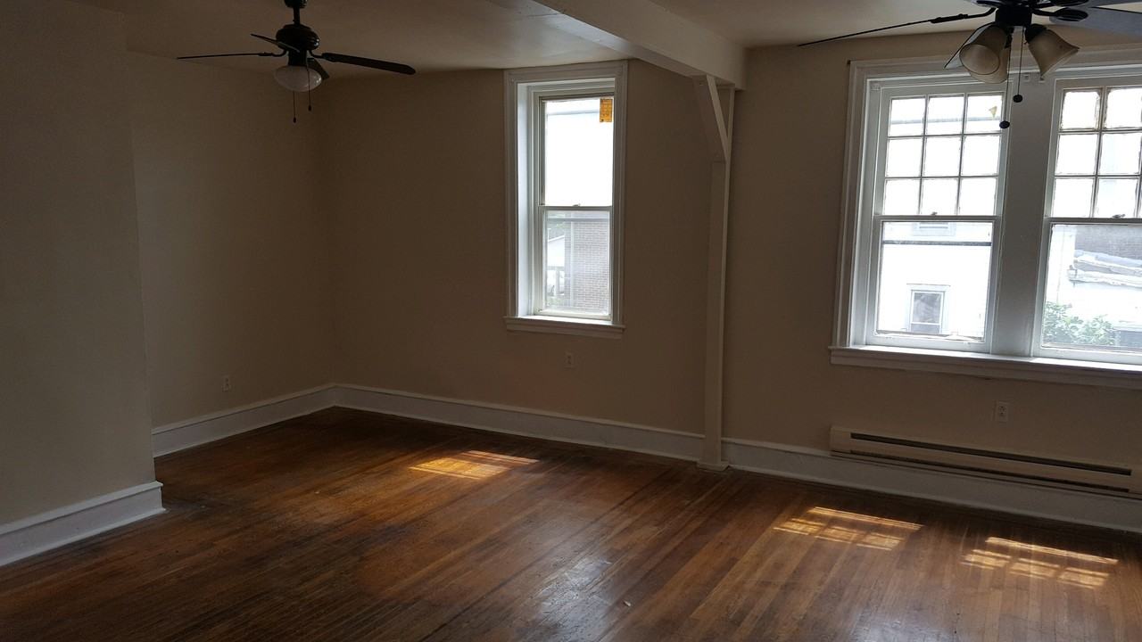 1036 Fillmore St (Apartment Bldg) - Photo 2 of 16