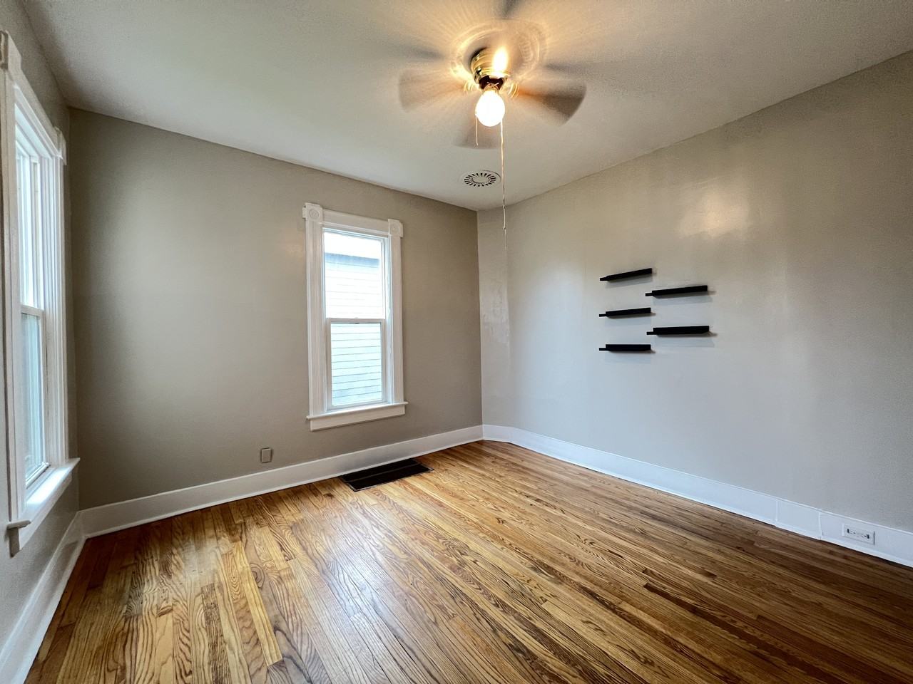 411 Hill Street - Photo 5 of 17
