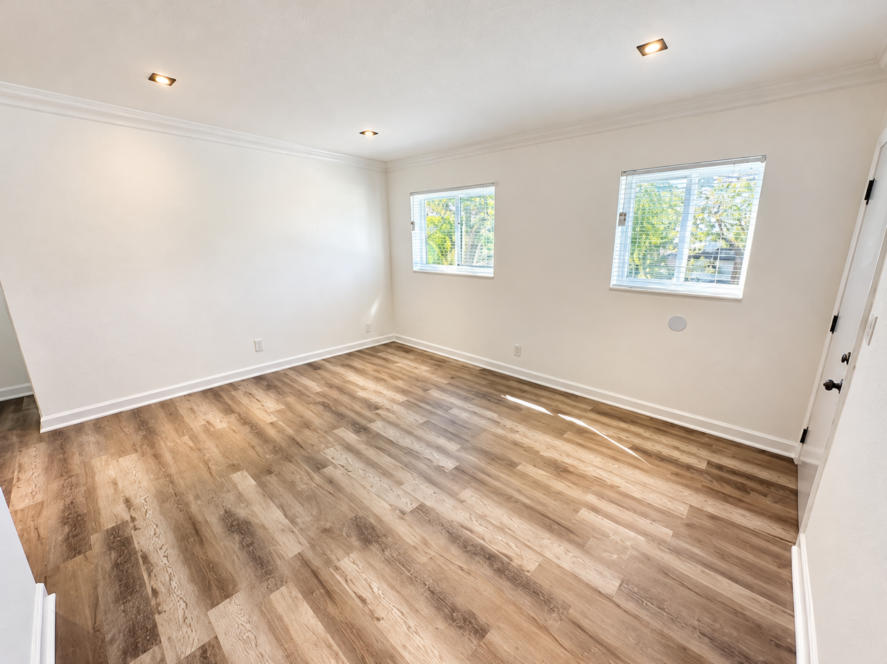 1949 Northeast 172nd Street - Photo 3 of 23