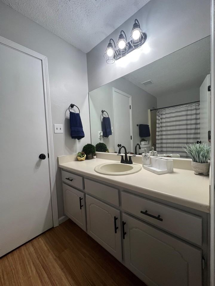 460 Main Street - Photo 3 of 19